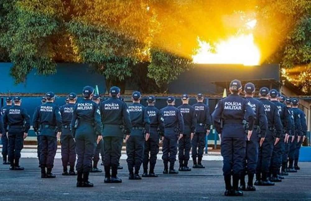 Policiais estão proibidos de se filiarem a partido político ou sindicato