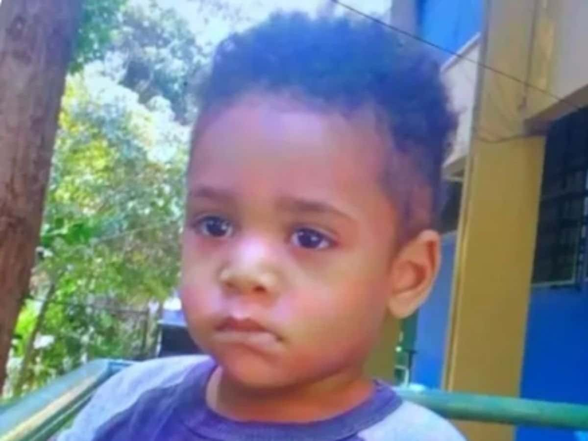 Criança de 02 anos morre ao ser esquecida dentro de Van escolar 