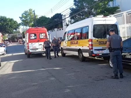 Criança é encontrada morta em van escolar na Zona Leste de SP, diz PM