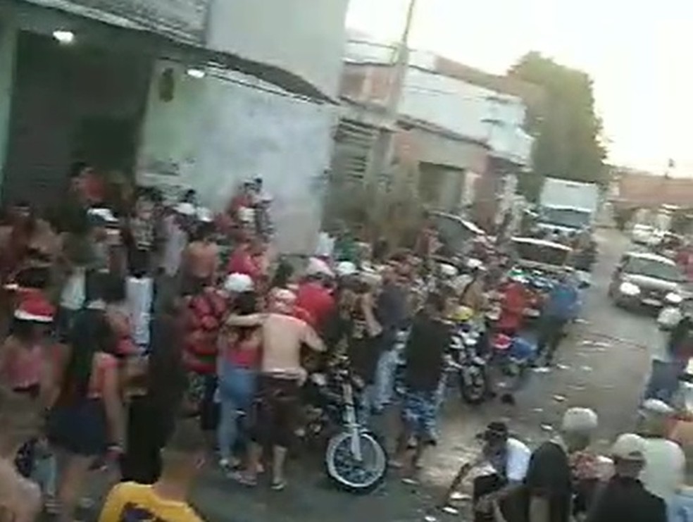 Moradores reclamam de pancadões na madrugada de Natal