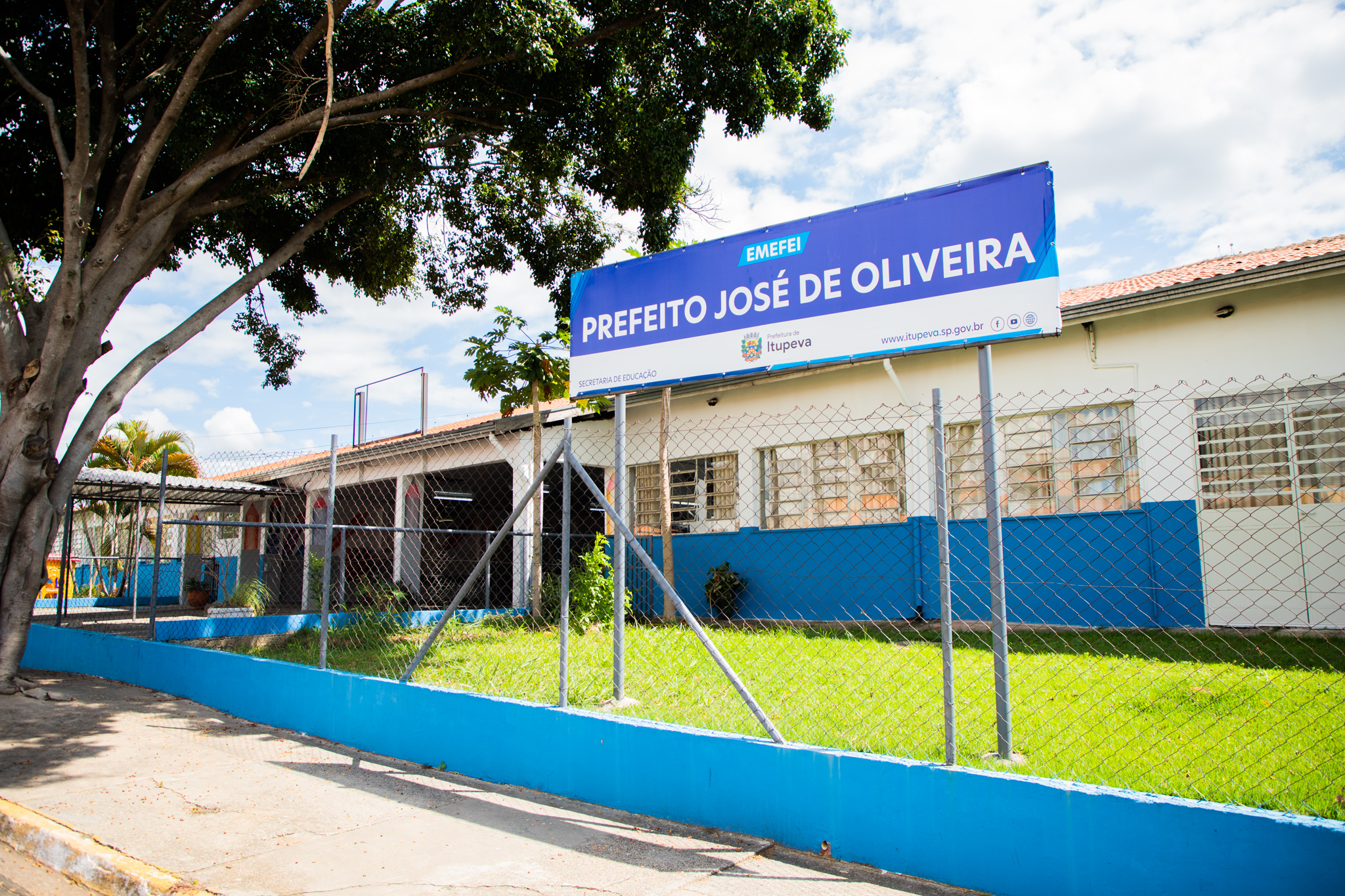 Sem água na caixa, escola e creche no Pacaembu dispensam alunos