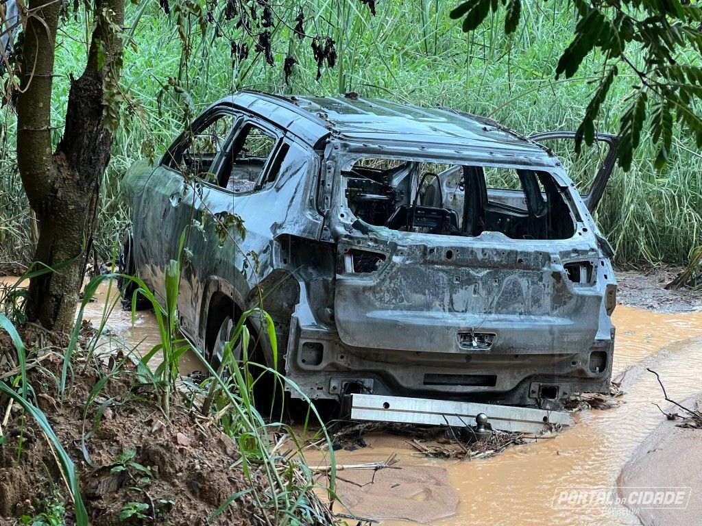 Dois corpos são encontrados  em carro incendiado no limite de Itupeva e Cabreúva