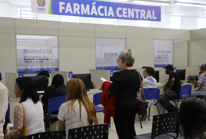 Requerimento cobra farmácias municipais fechadas e falta de remédios nas UBSs
