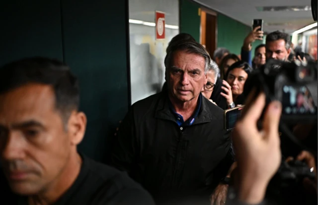  Bolsonaro corre risco de prisão por descumprir medidas impostas pelo STF