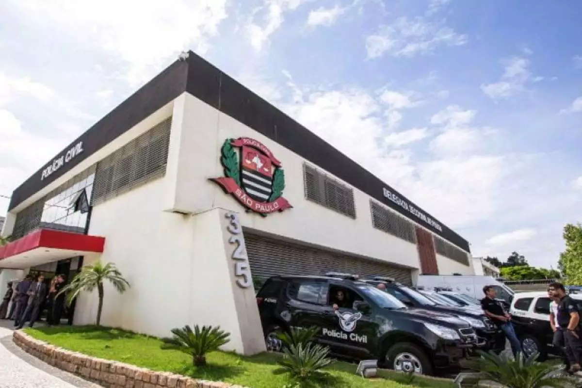  Homem é preso após confessar que tentou jogar a ex do 2º andar