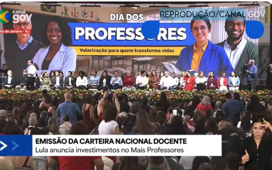 Dia dos Professores: Lula entrega novas políticas, como a carteira nacional
