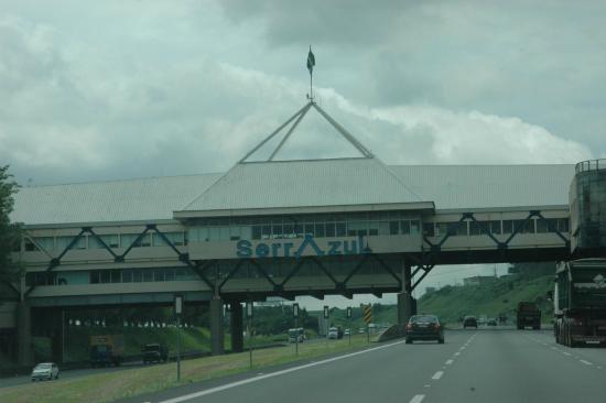  Mulher morre atropelada ao tentar atravessar via na Bandeirantes