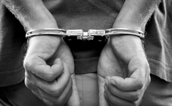  Homem é preso após quebrar medida protetiva e ameaçar irmã e sobrinha