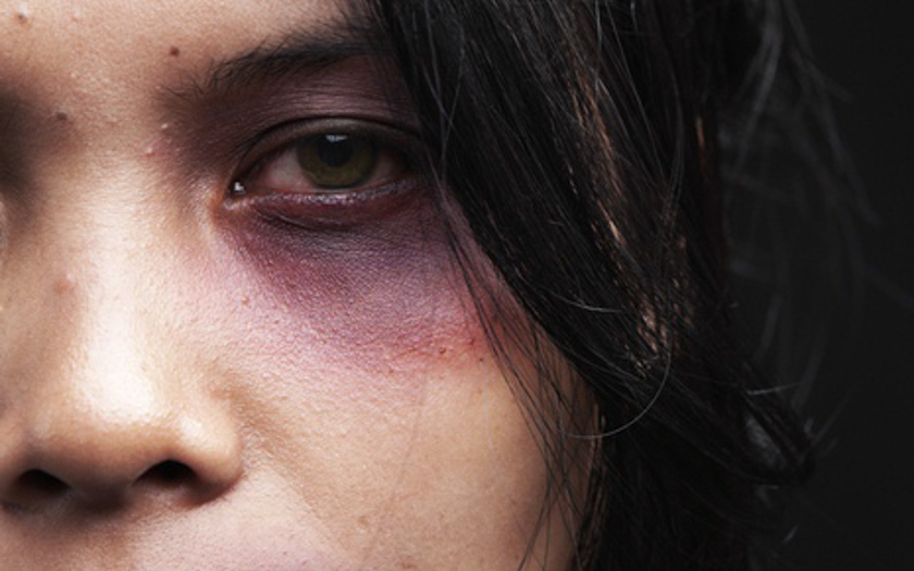 Mulher pede socorro à professora da filha por meio da agenda escolar