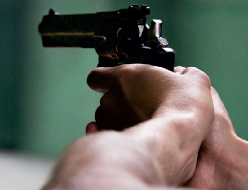 Polícia procura suspeito de matar ex-sogros e atacar ex-cunhado e enteado