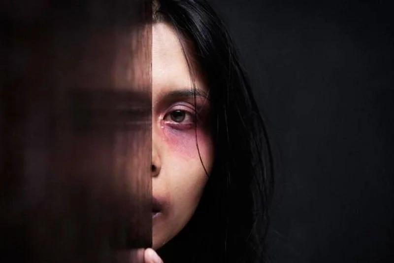 Mulheres sofrem com a violência doméstica no final de 2025 na Região