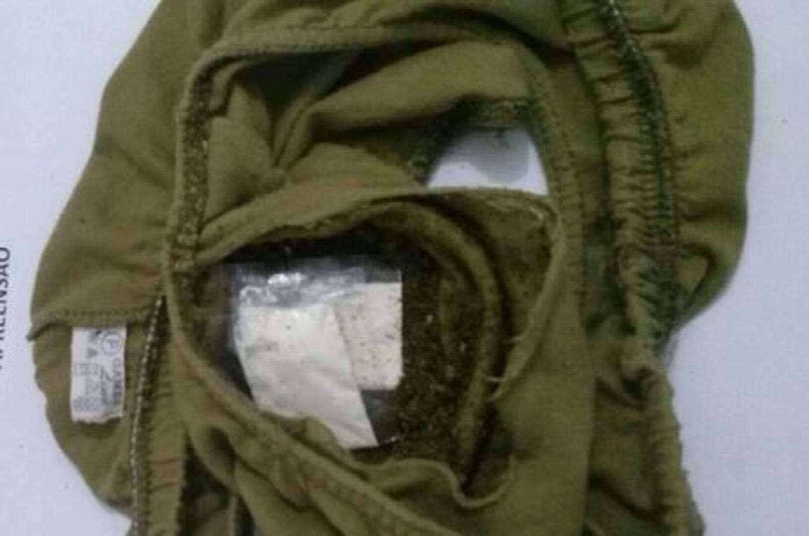  Pacotão? Homem é preso com drogas na cueca