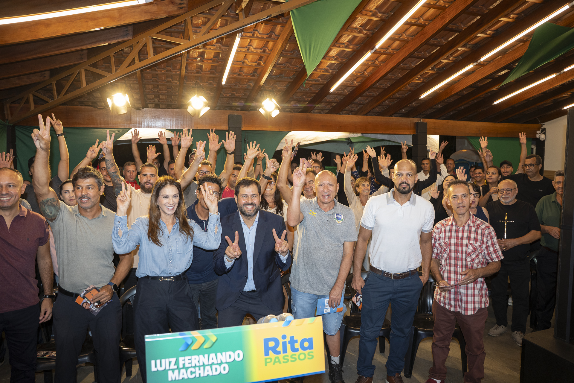 Luiz Fernando e Rita Passos debatem soluções para Louveira e região