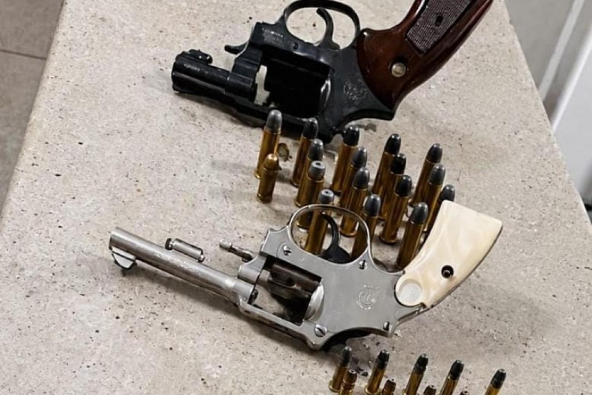 Homem é preso acusado de atirar na casa de sua ex