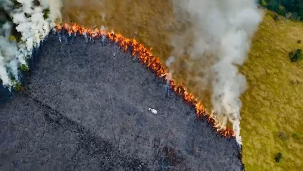  Rojão pode ter causado incêndio de mais de 200 mil m² na Serra do Japi