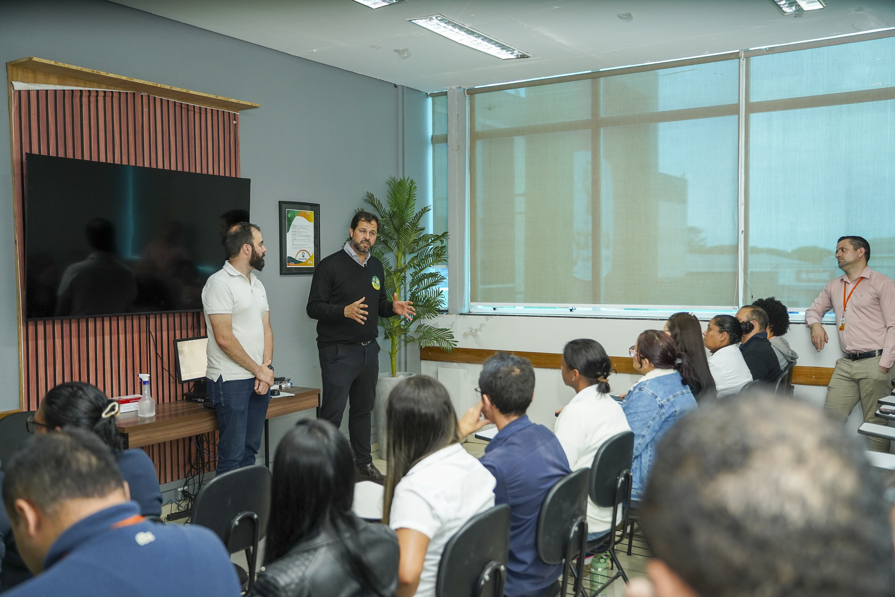  Luiz Fernando debate mobilidade em Cabreúva